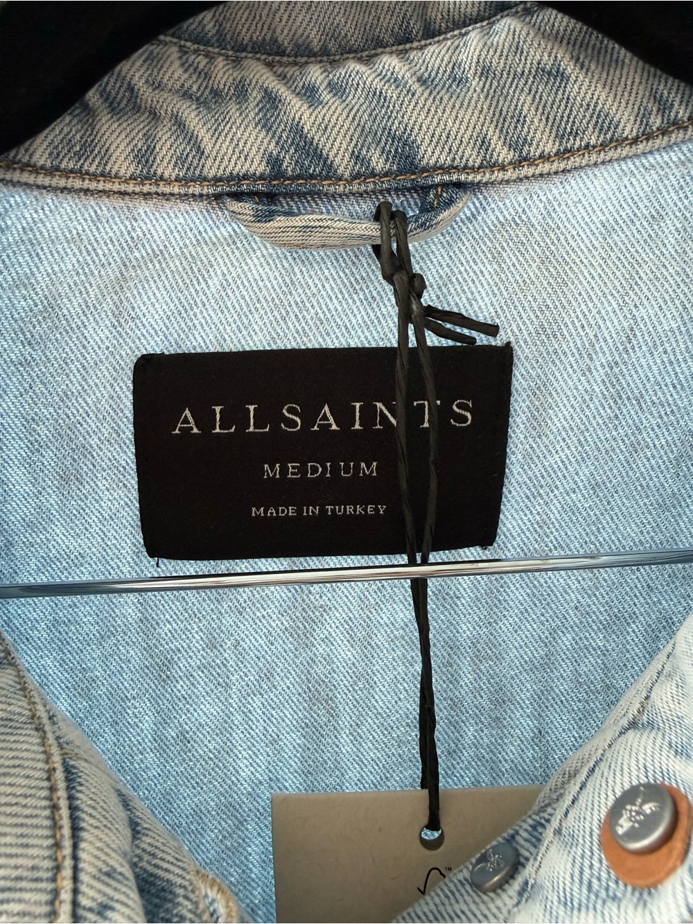 NWT AllSaints Women’s Short Sleeve Light Wash Denim Button-Up Shirt Jacket - M - Picture 3 of 10